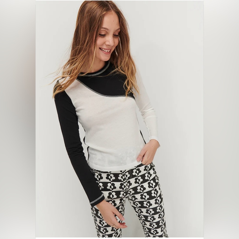 Ghanda Black/White Ying Yang Long Sleeve Tee